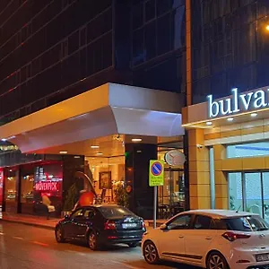Bulvar 3* إزمير